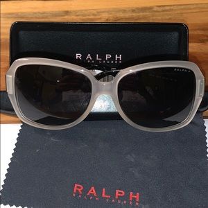 ‼️Ralph Lauren white/black polarized sunglasses